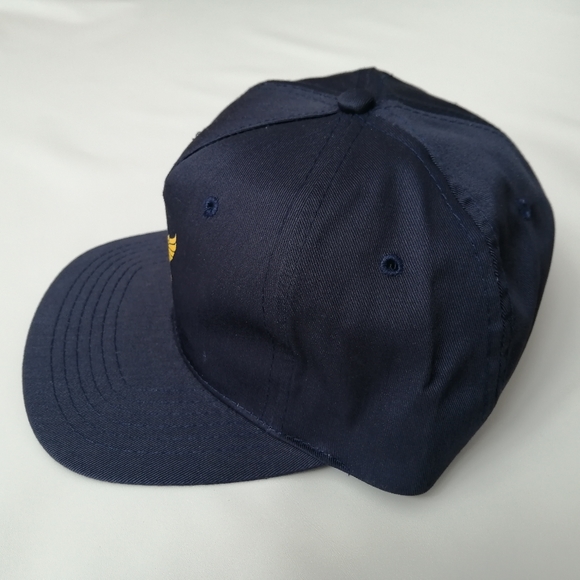 🦅 Yellow Eagle Navy Snapback - Picture 3 of 11